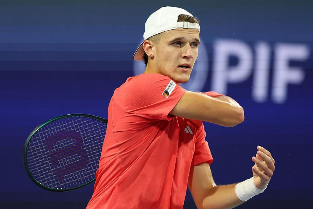 爱游戏体育app下载关于德约科维奇新星战术调整表现突出，TES前途光明！的信息