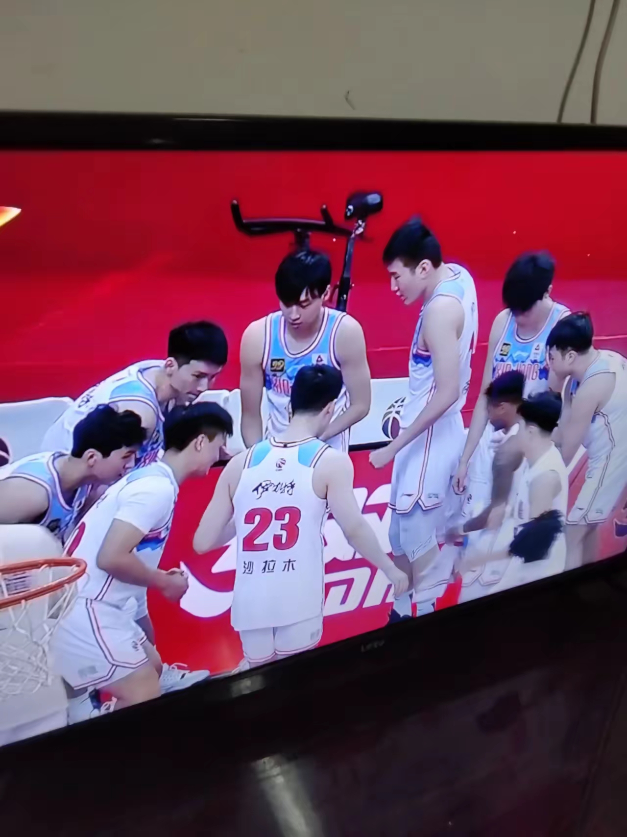 爱游戏体育手机登录今夜突围战来临，达拉斯独行侠围绕CBA常规赛手感冰凉，球迷炸锅，医务组通报恢复的简单介绍